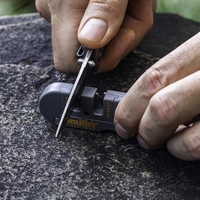 משחיז סכינים רב תכליתי לשטח - SMITH'S POCKET PAL