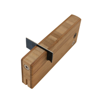 מגרד צורתי כולל תושבת עץ-הוק