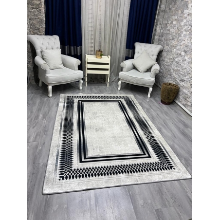 היישר מהיבואן - שטיח לבן עם פסים שחורים
