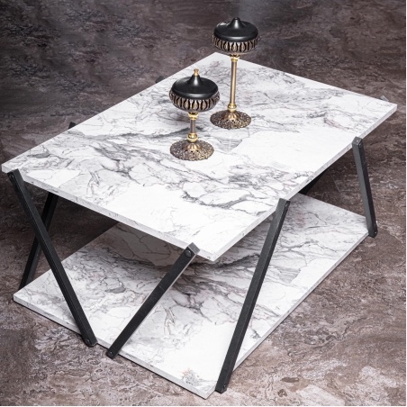 שולחן יחיד- צבע לבן עם קווים שחורים
