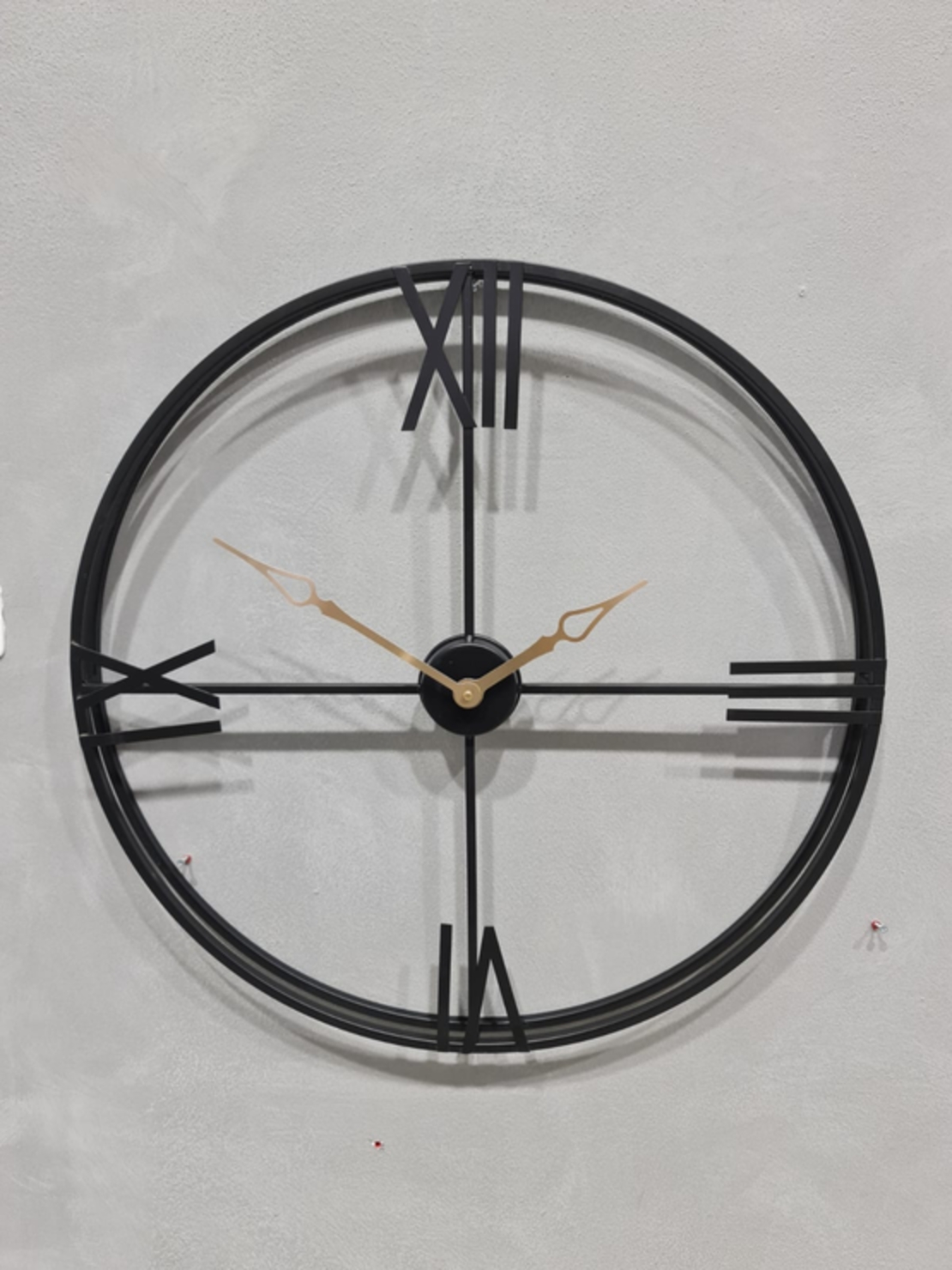 שעון - עגול שחור זהב - קוטר 60