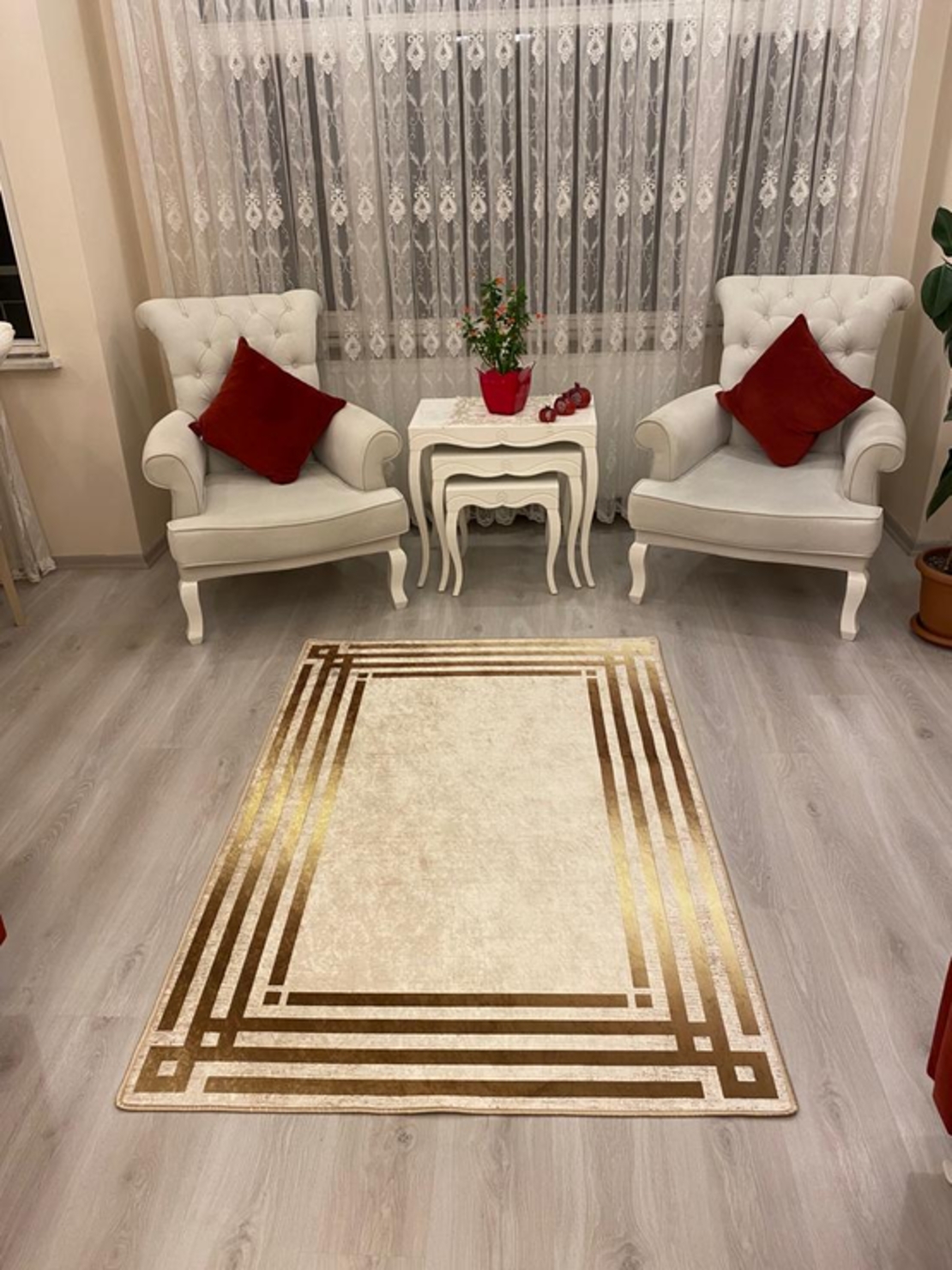 היישר מהיבואן - שטיח פסים זהב