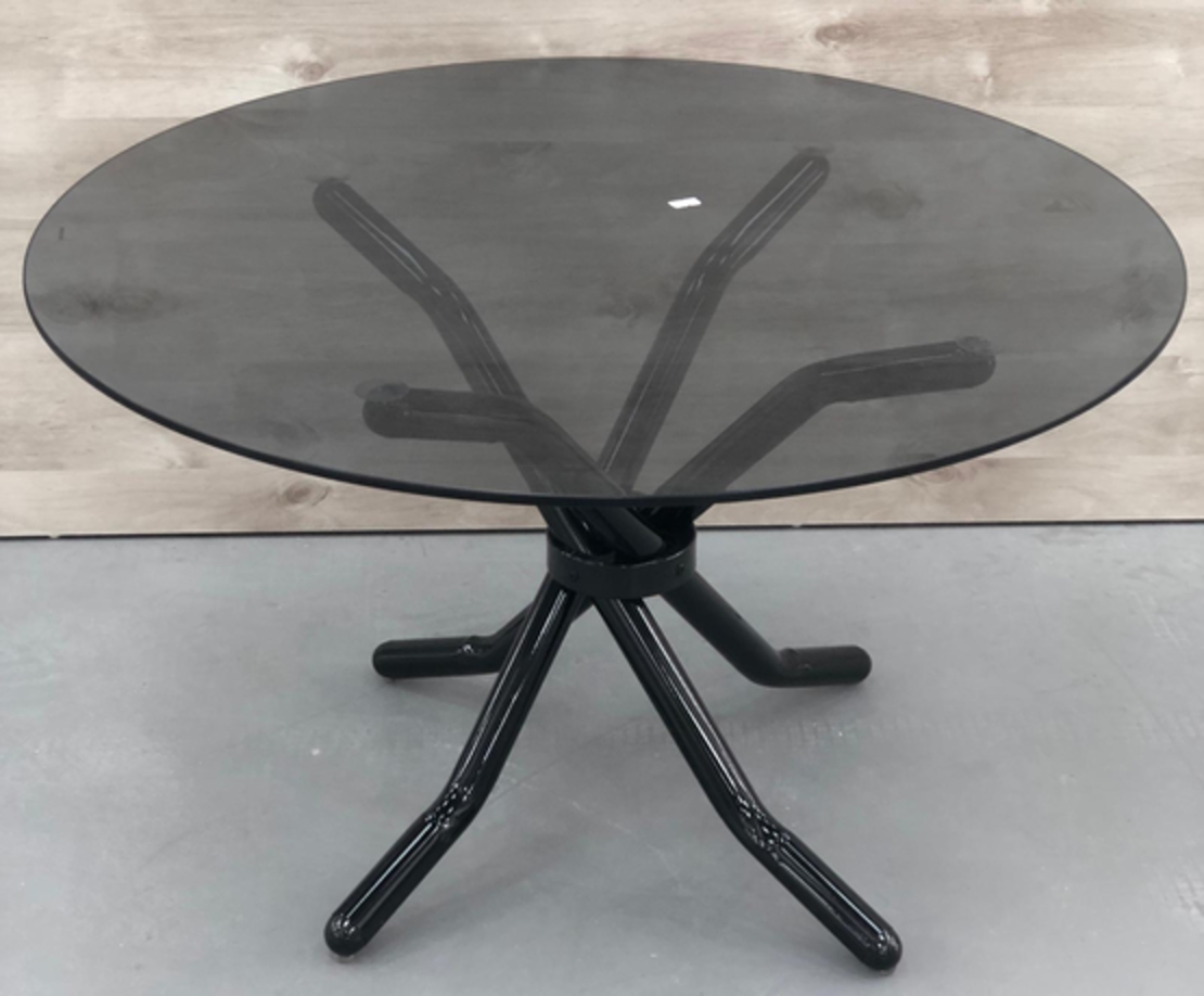 שולחן זכוכית גדול שחור