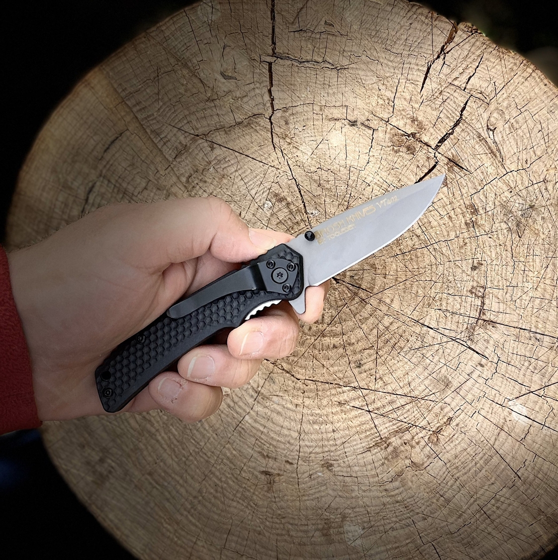 סכין מתקפלת מושחרת - BROSH KNIVES VT402