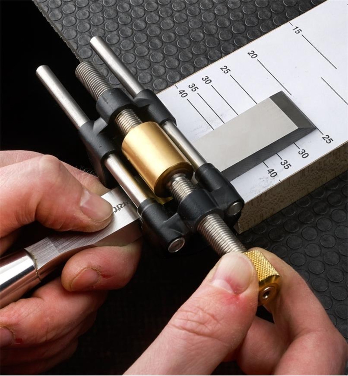 סדנת השחזה קבוצתית לכלי נגרות וסכינים - שישי בוקר 28/11/2025